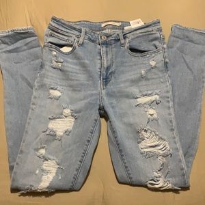 Levi’s light wash skinny jeans